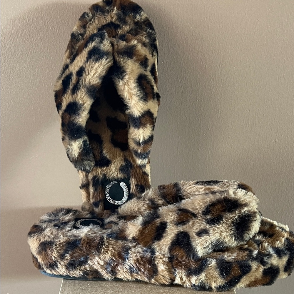 Journee Collection Dream Band Slippers